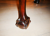 CLAW&BALL FEET