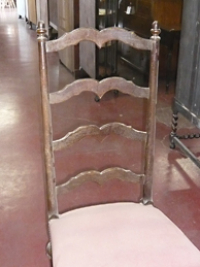 LADDER BACK