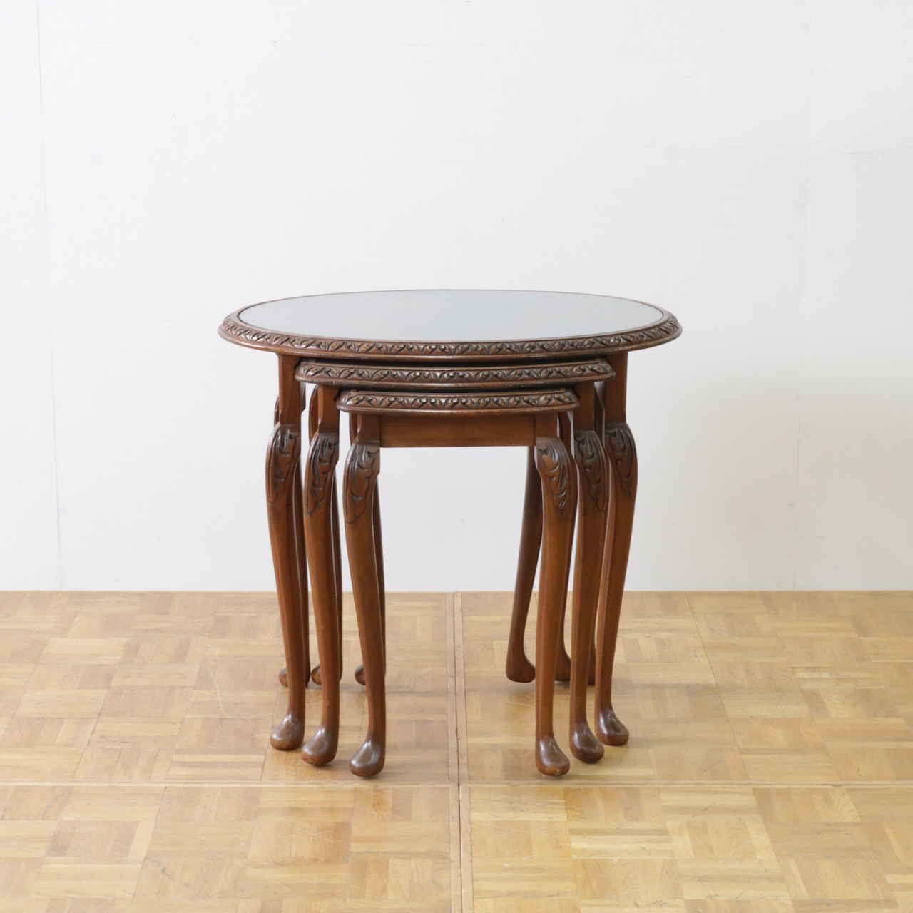 ネストテーブル