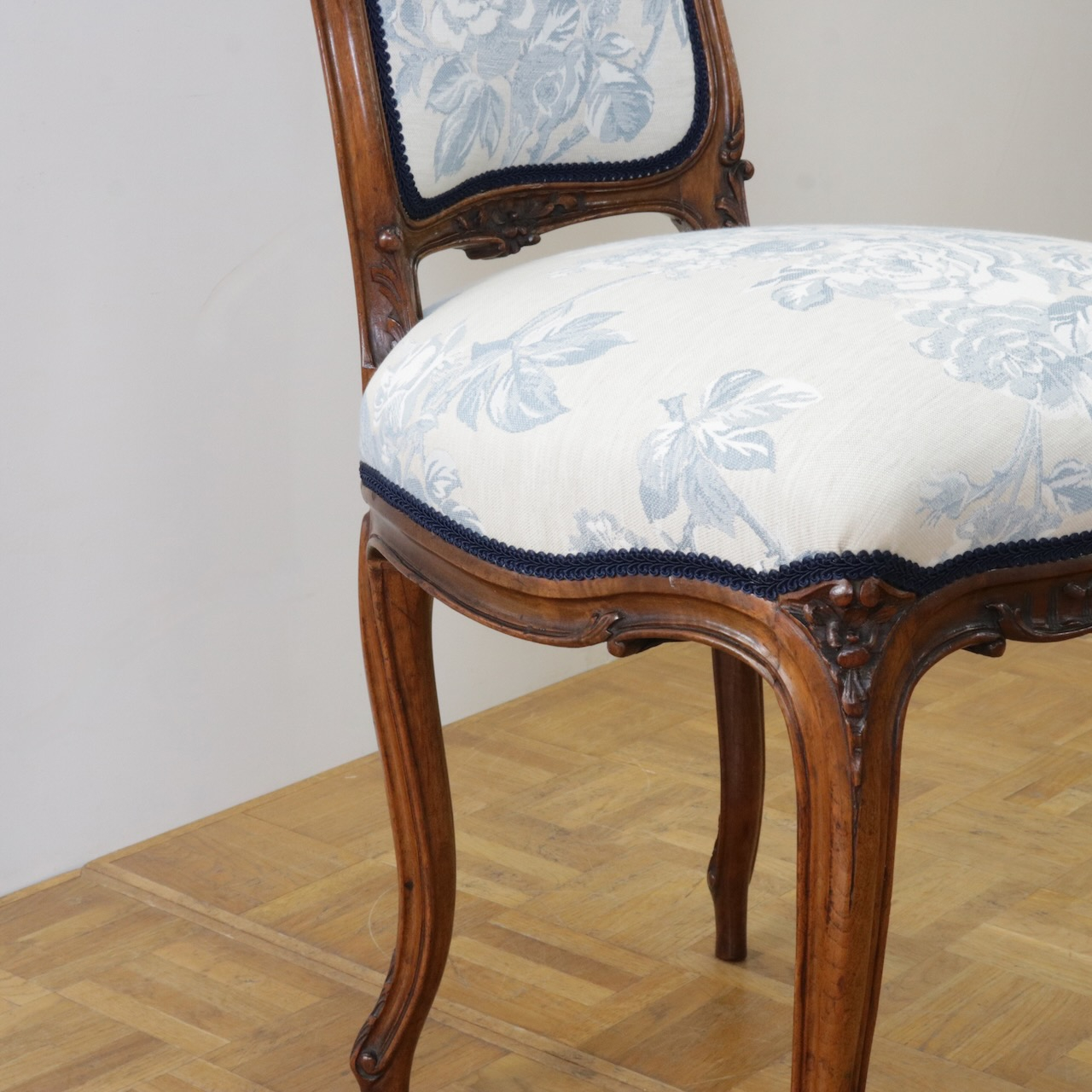 フレンチチェアー