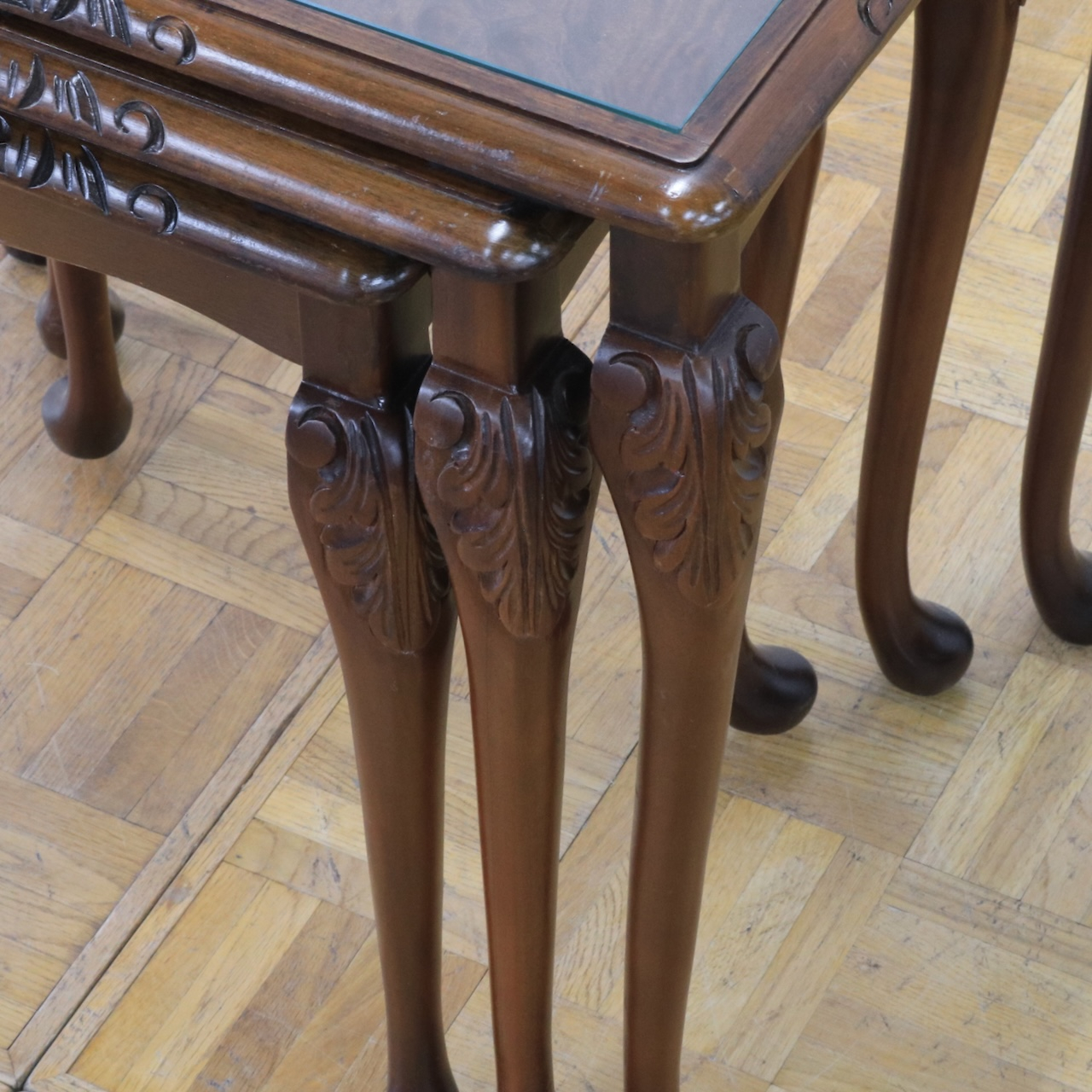 ネストテーブル