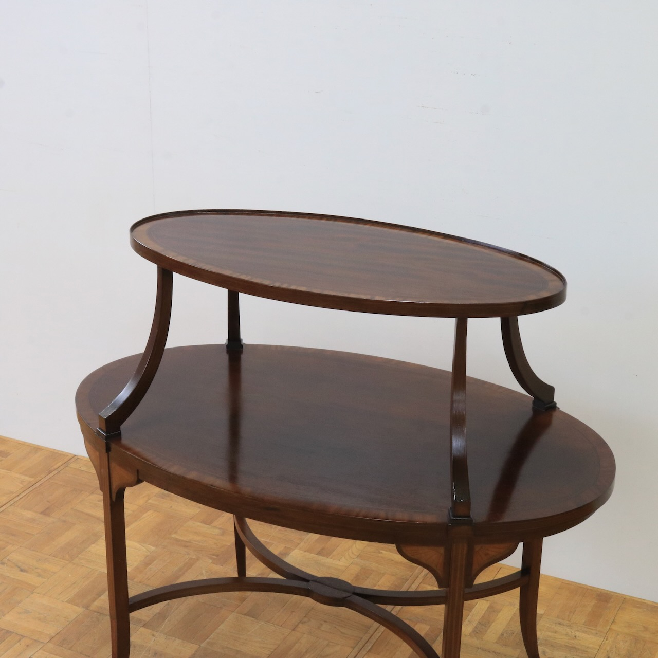 ダムウェイターテーブル