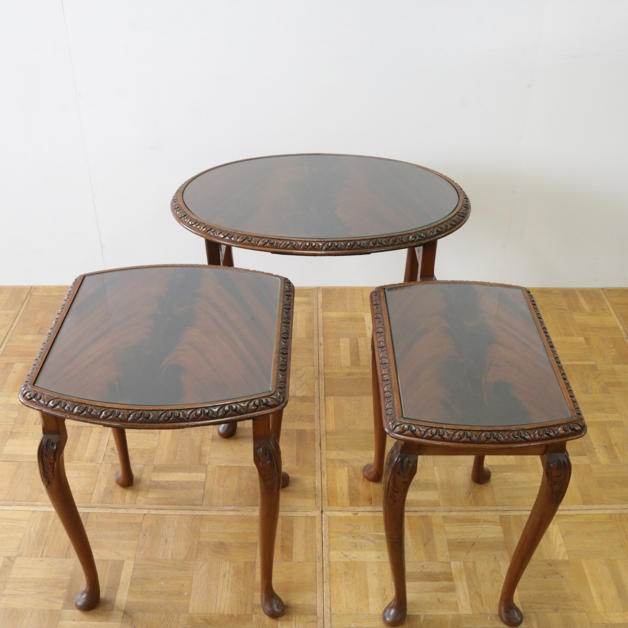 ネストテーブル