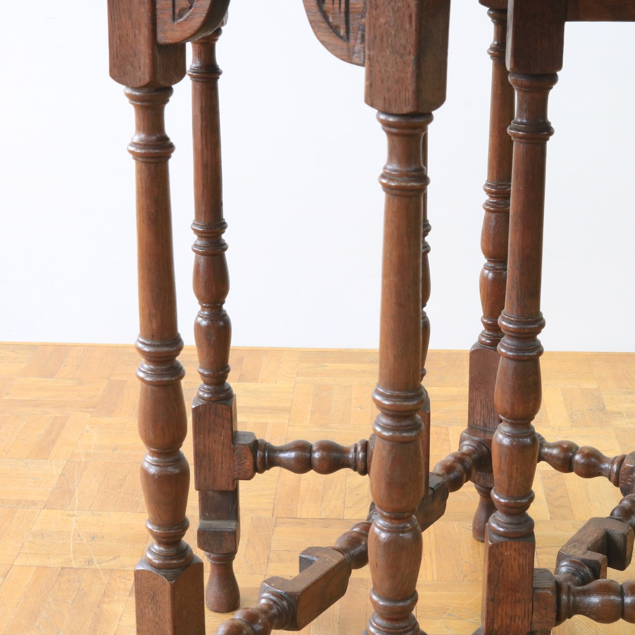 ゲートレッグテーブル