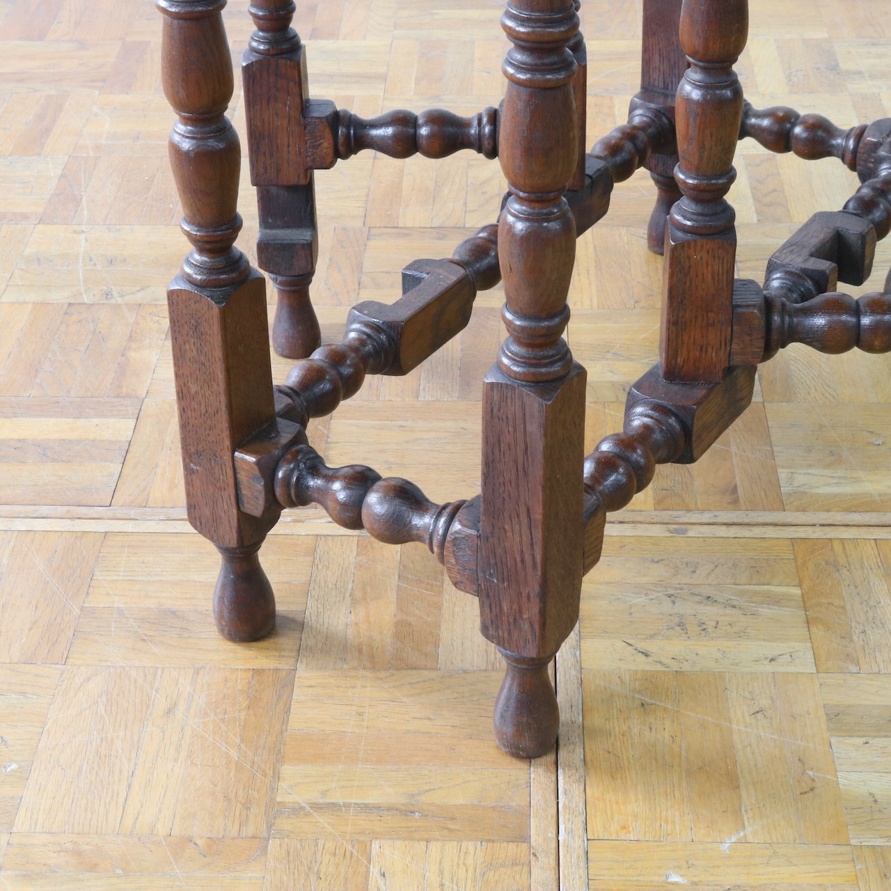 ゲートレッグテーブル