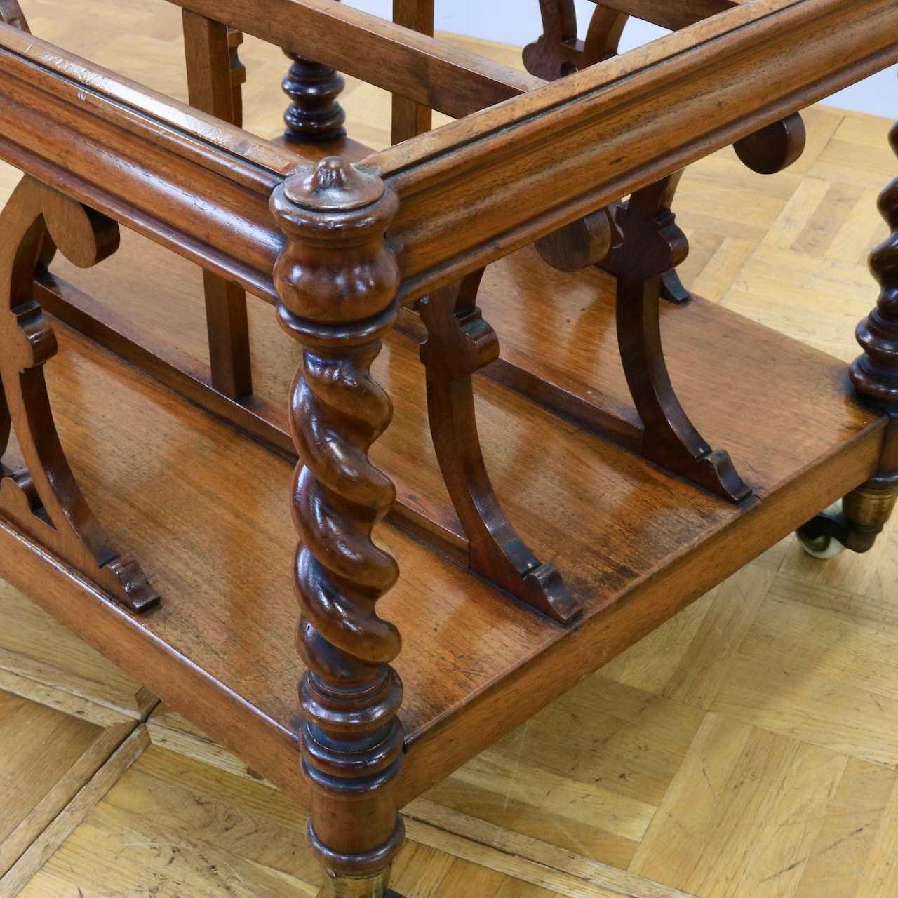 マガジンラック