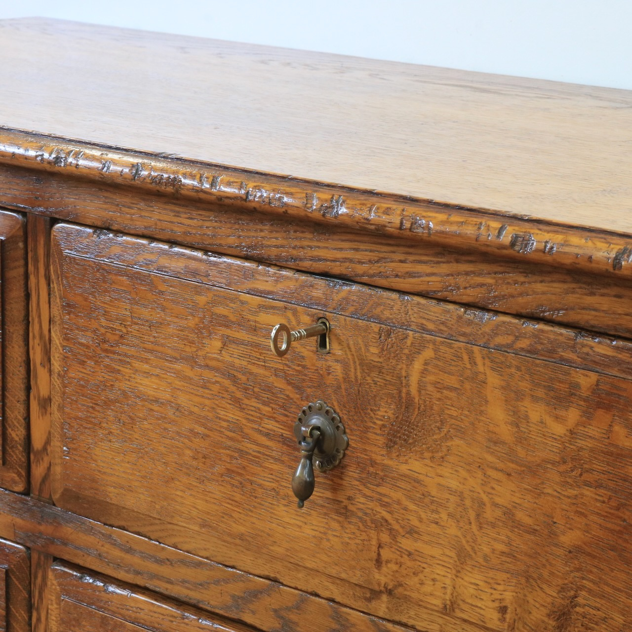 チェストオブドロワーズ