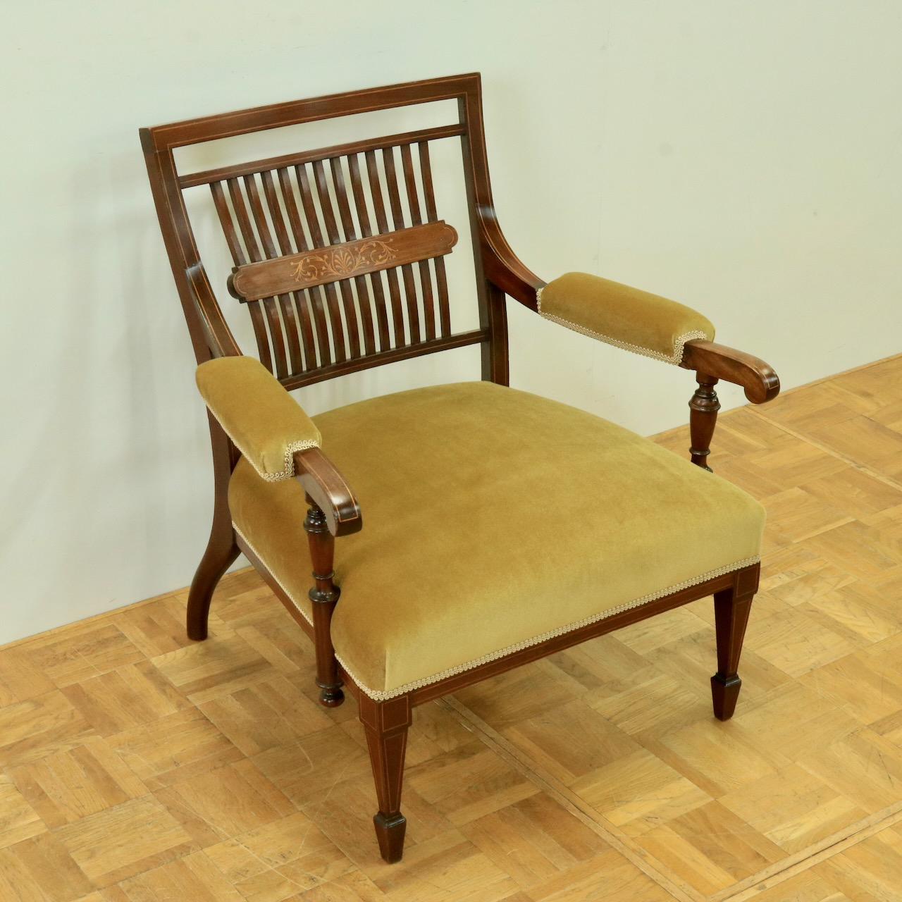 アームチェアー