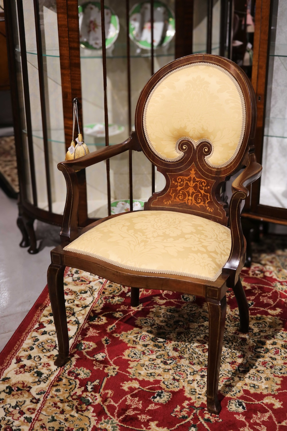 アームチェアー