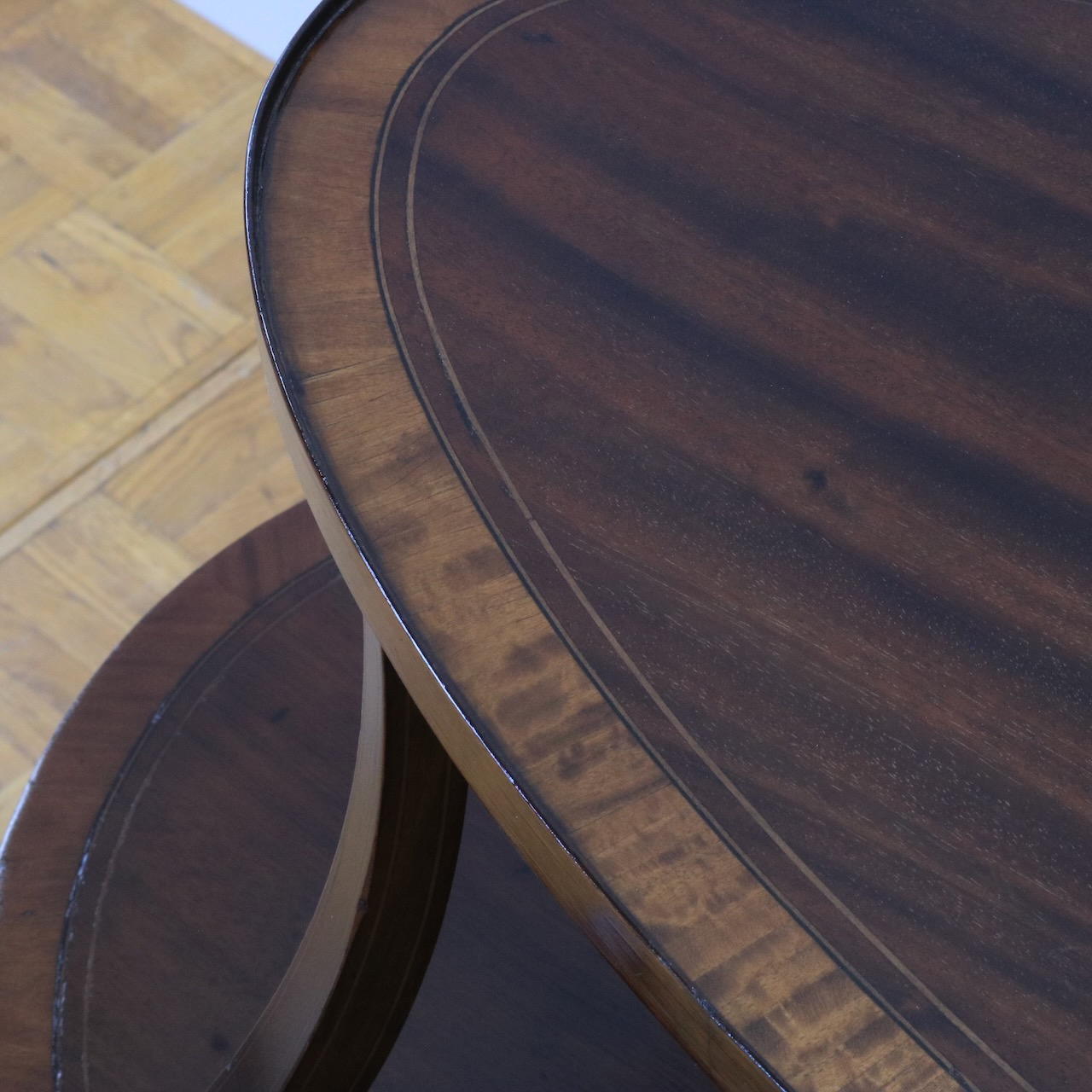 ダムウェイターテーブル