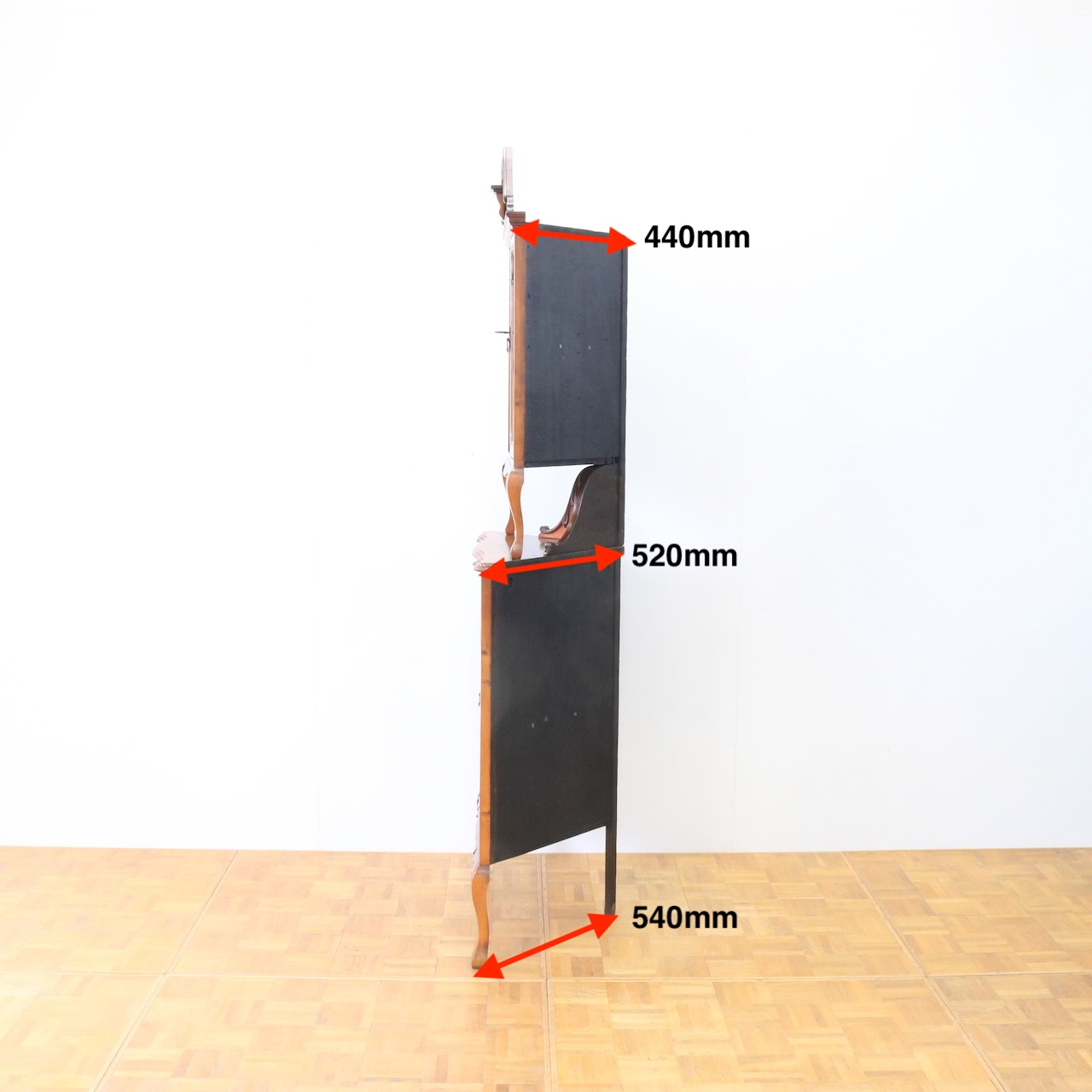 コーナーキャビネット