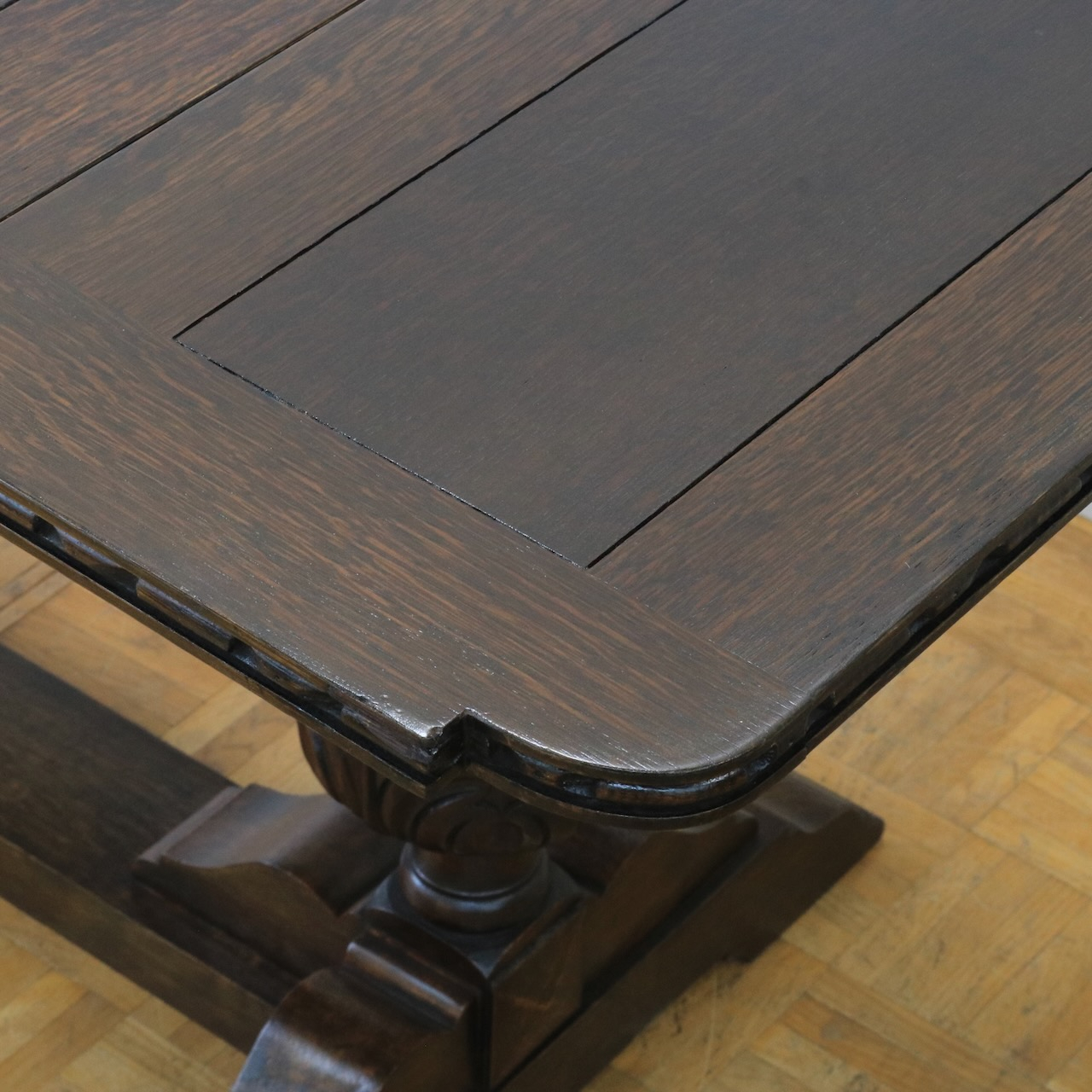 ドローリーフテーブル