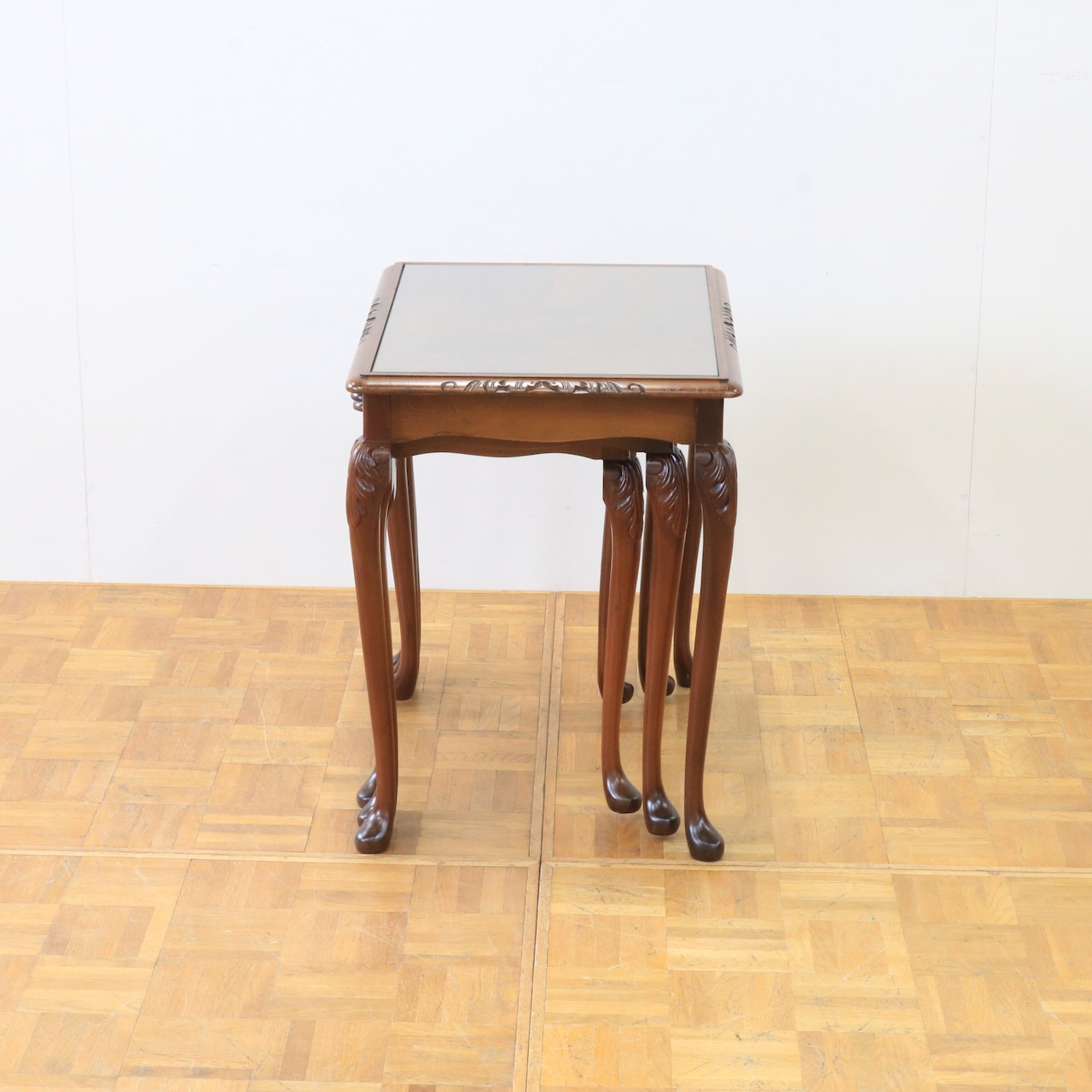 ネストテーブル