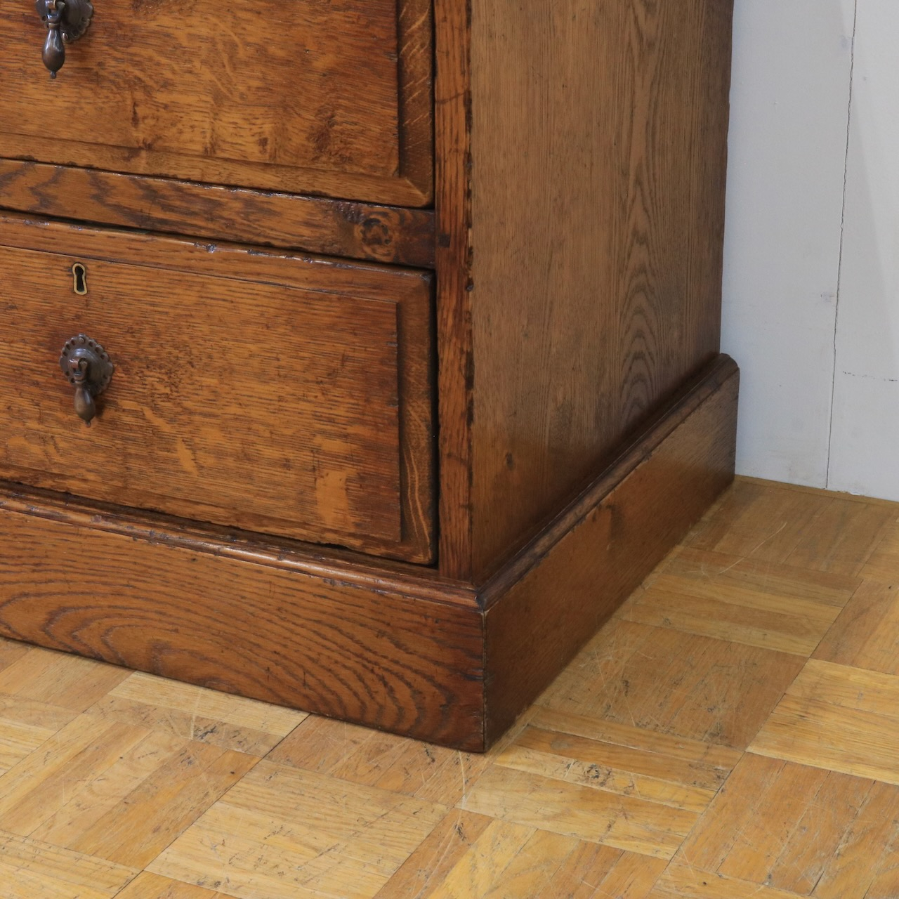 チェストオブドロワーズ