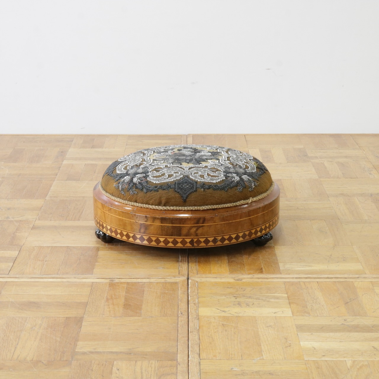 フットスツール