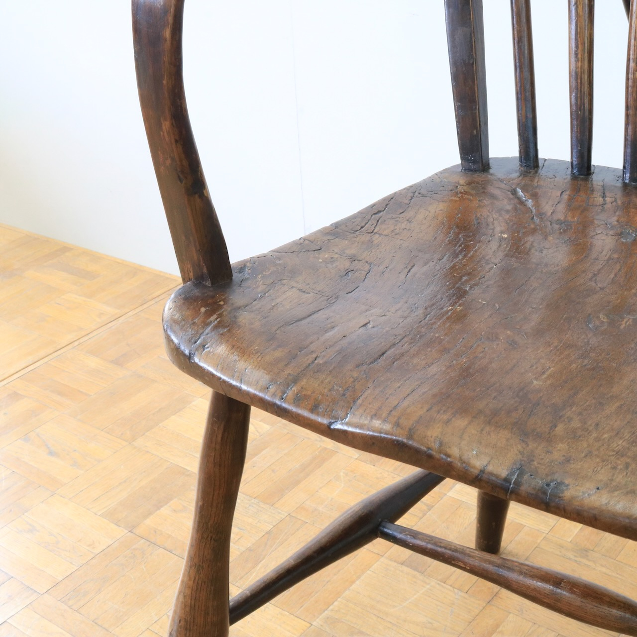 アームチェアー