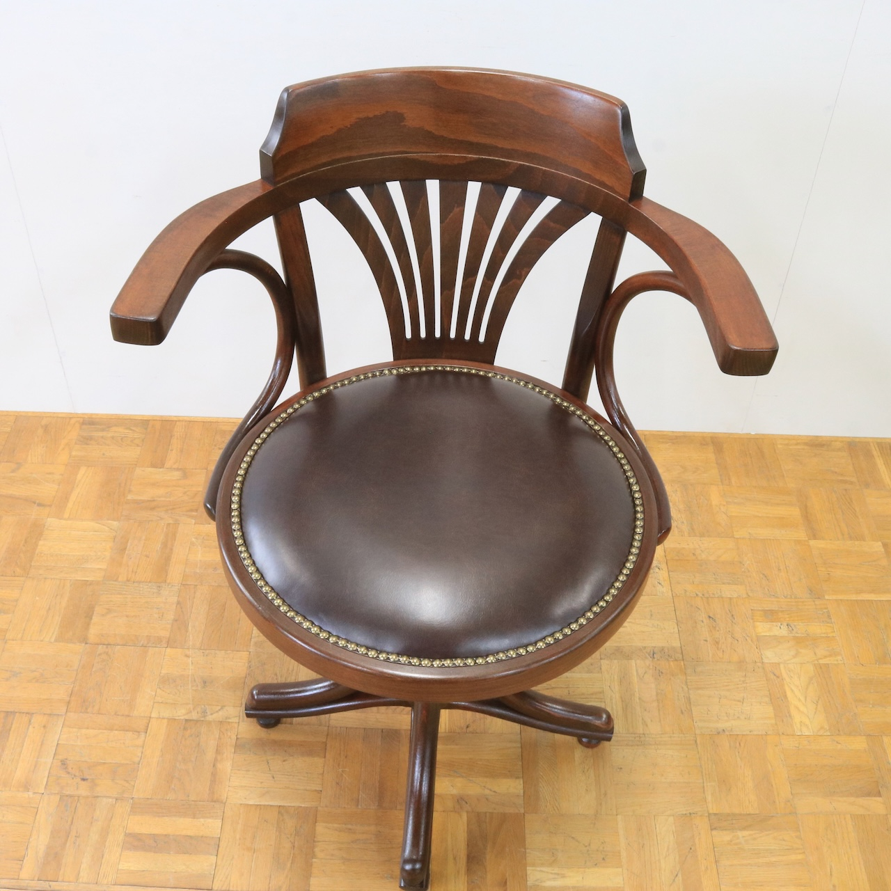  ベントウッドチェアー