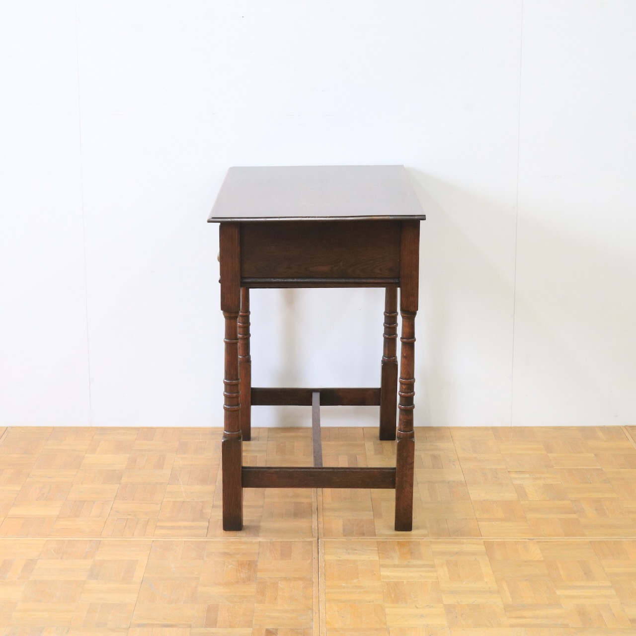 ライティングテーブル