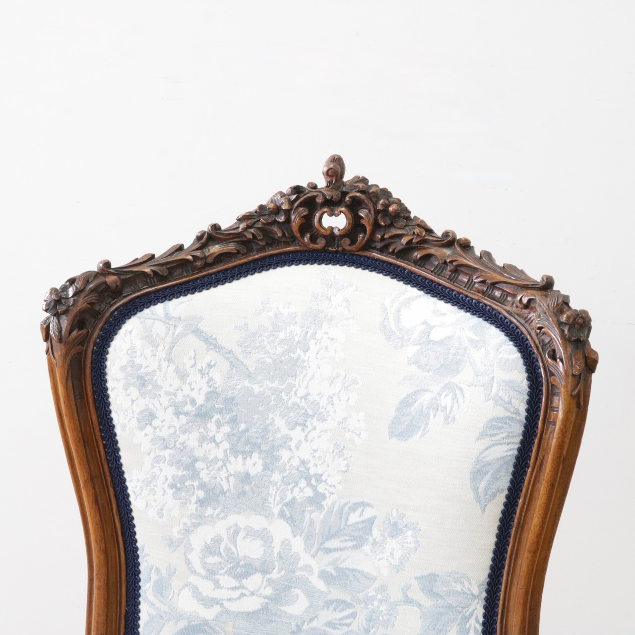 フレンチチェアー