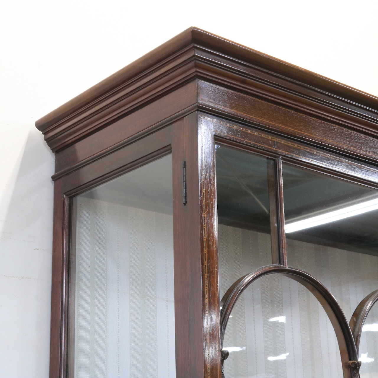 グラスキャビネット