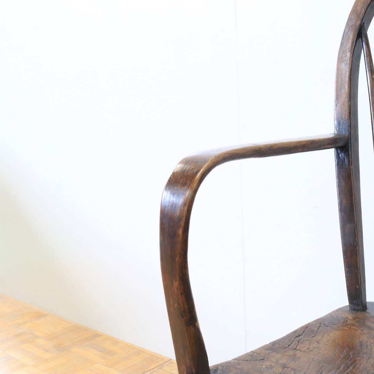 アームチェアー