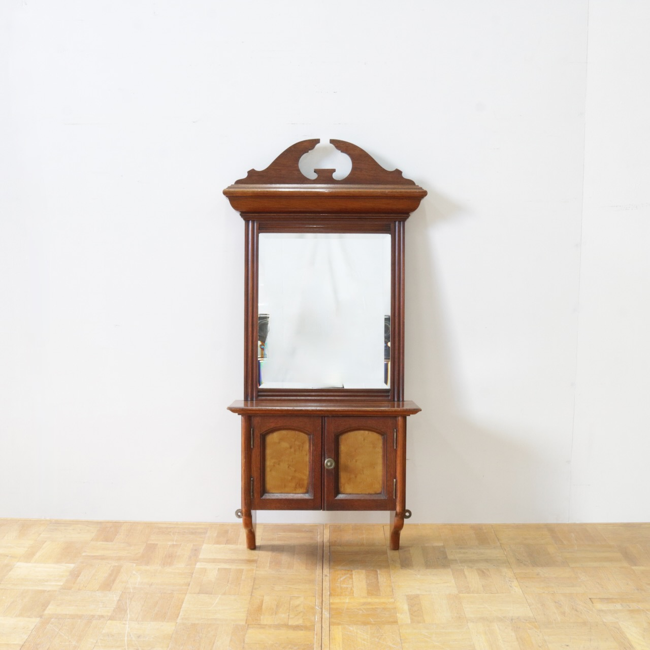 ウォールキャビネット