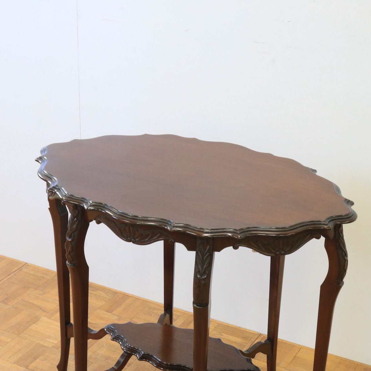 ティーテーブル