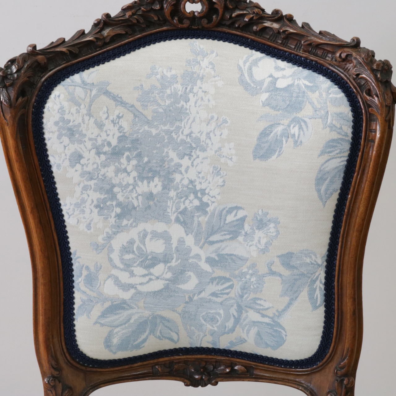 フレンチチェアー