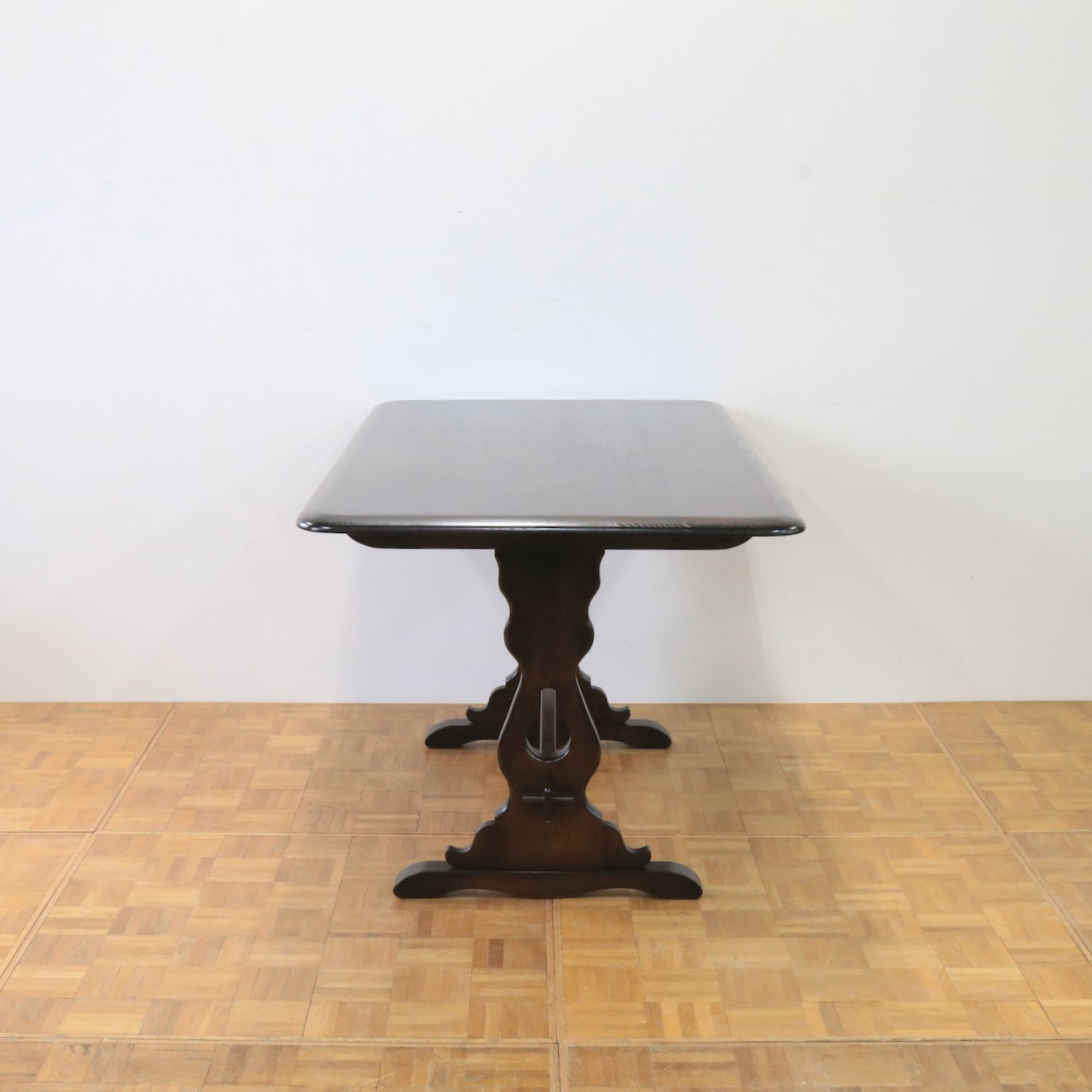 リフェクトリーテーブル