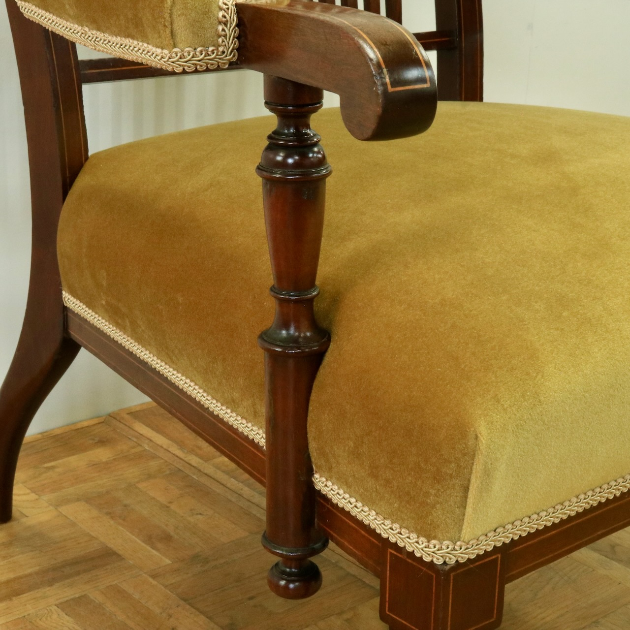 アームチェアー