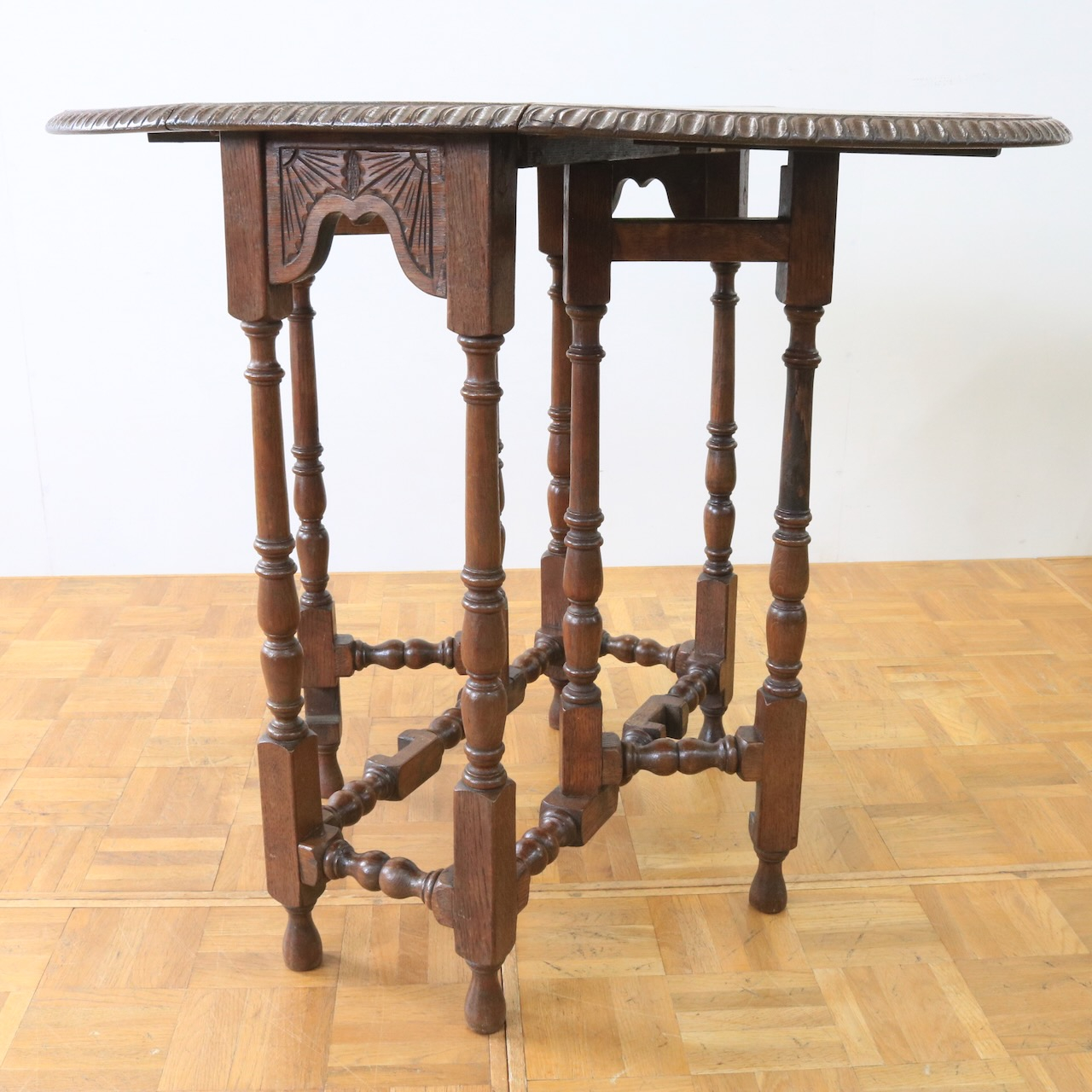 ゲートレッグテーブル