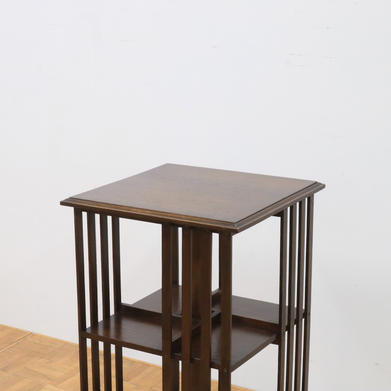 リボルビングブックケース