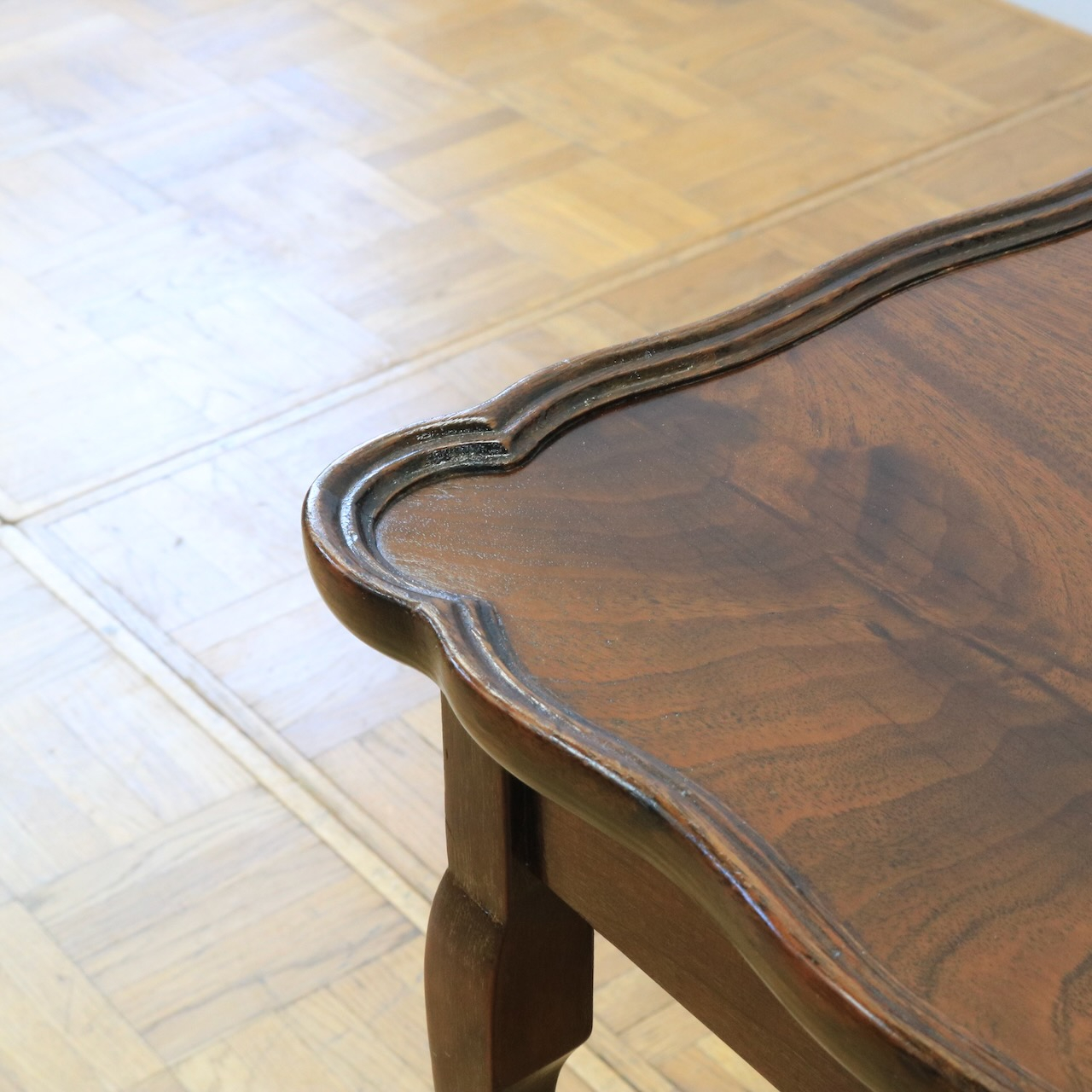 ネストテーブル