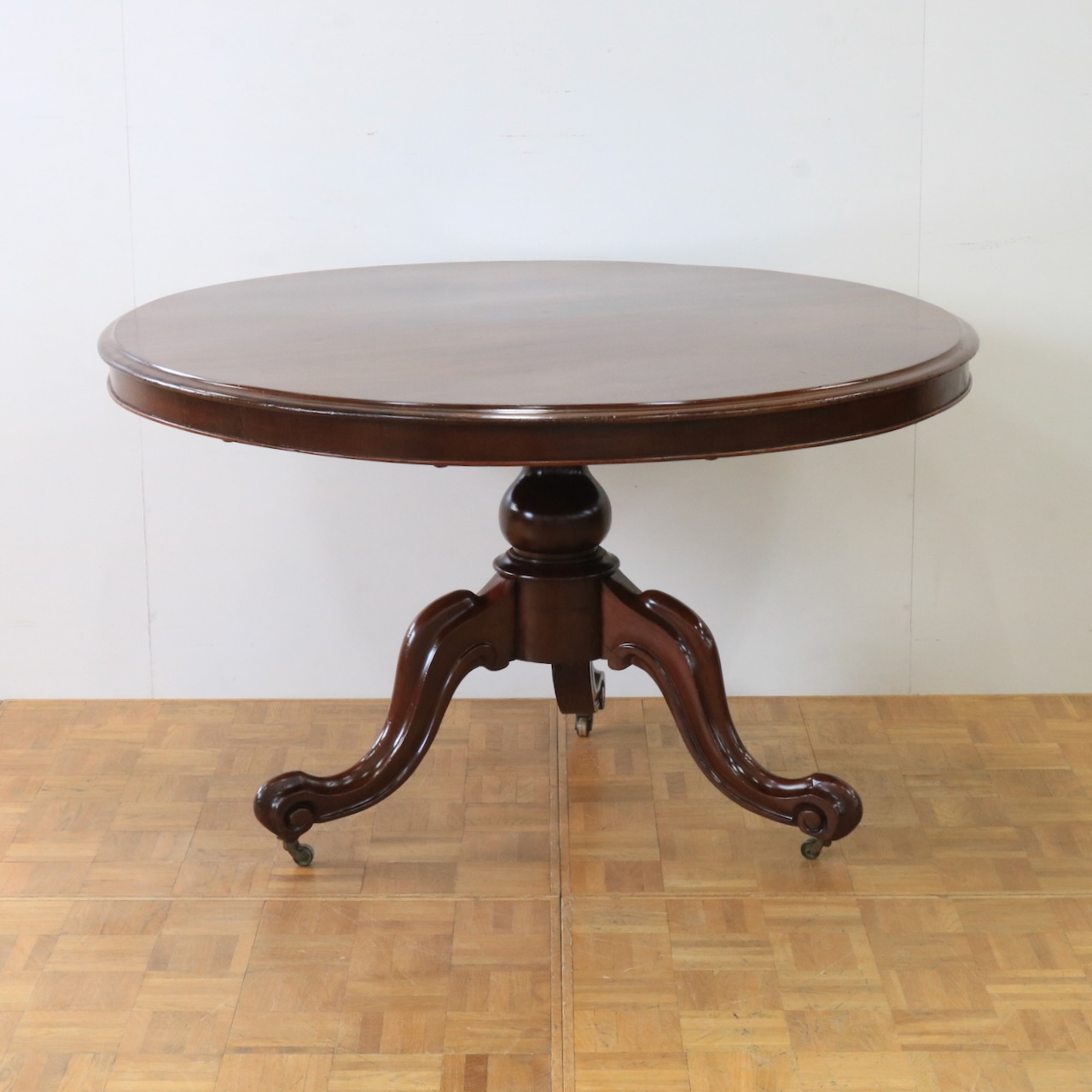 ダイニングテーブル