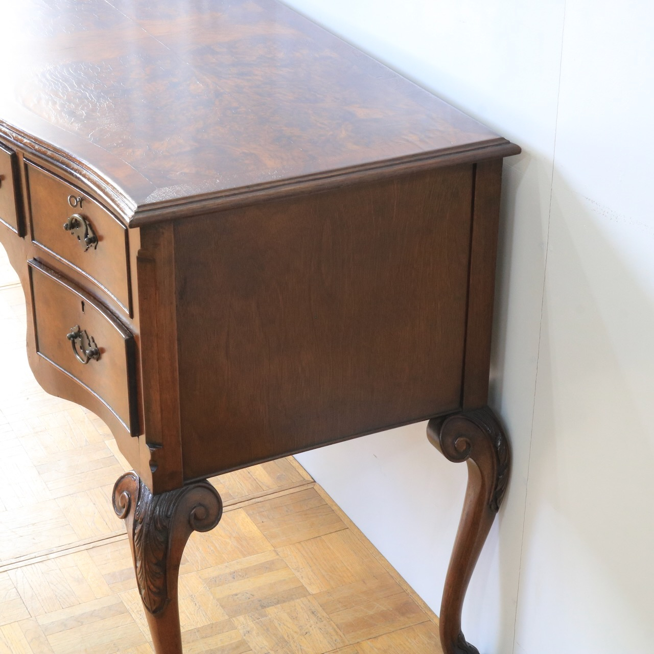 ライティングデスク