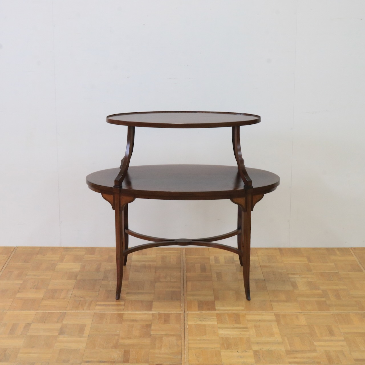 ダムウェイターテーブル