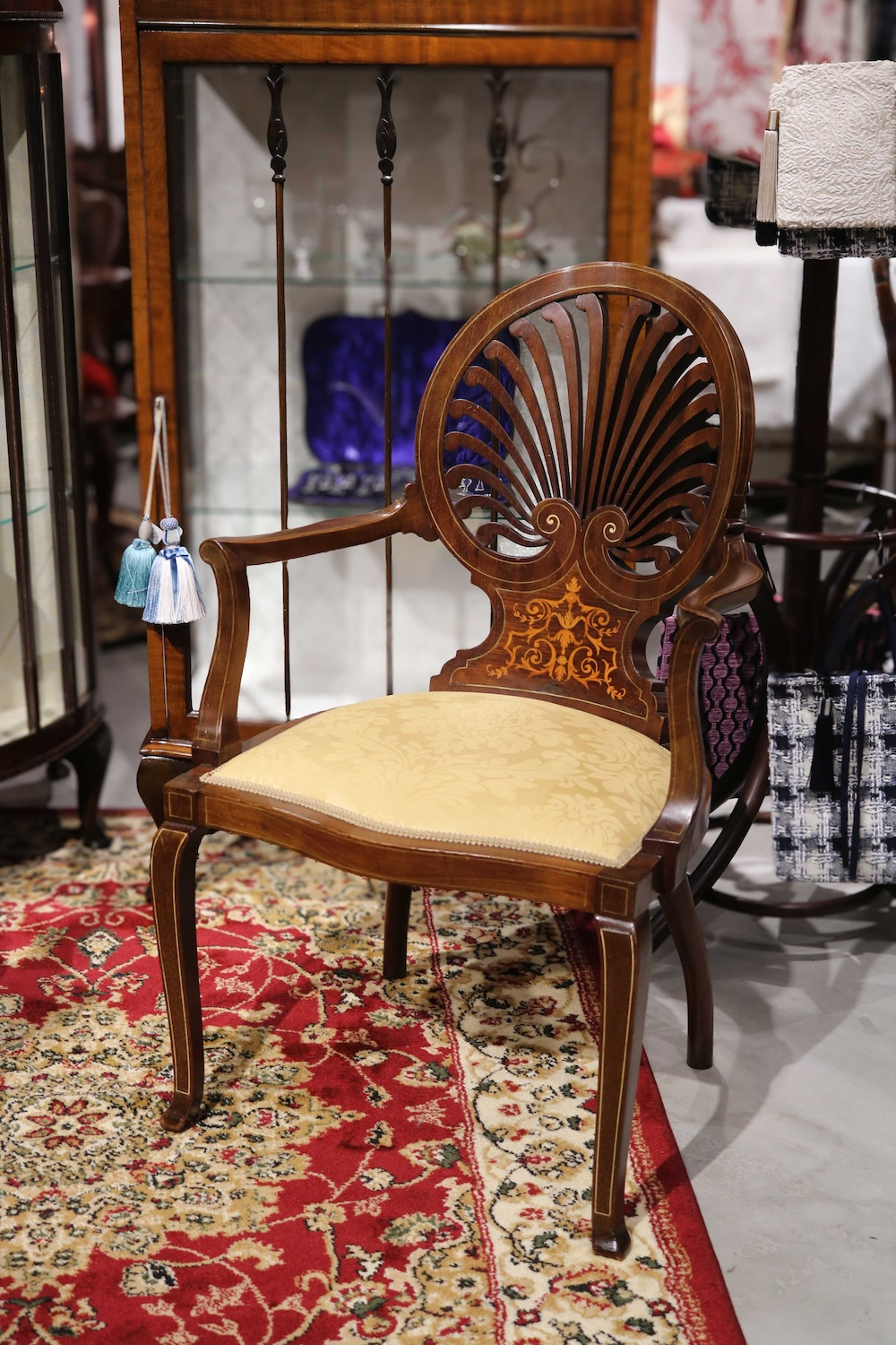 アームチェアー