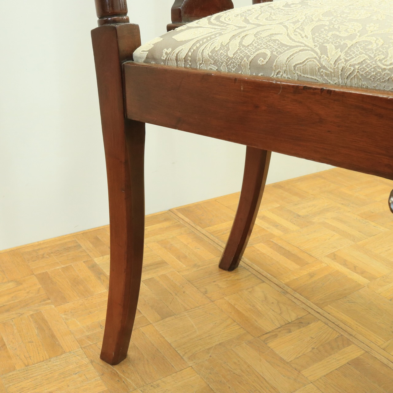 クイーンアンチェアー