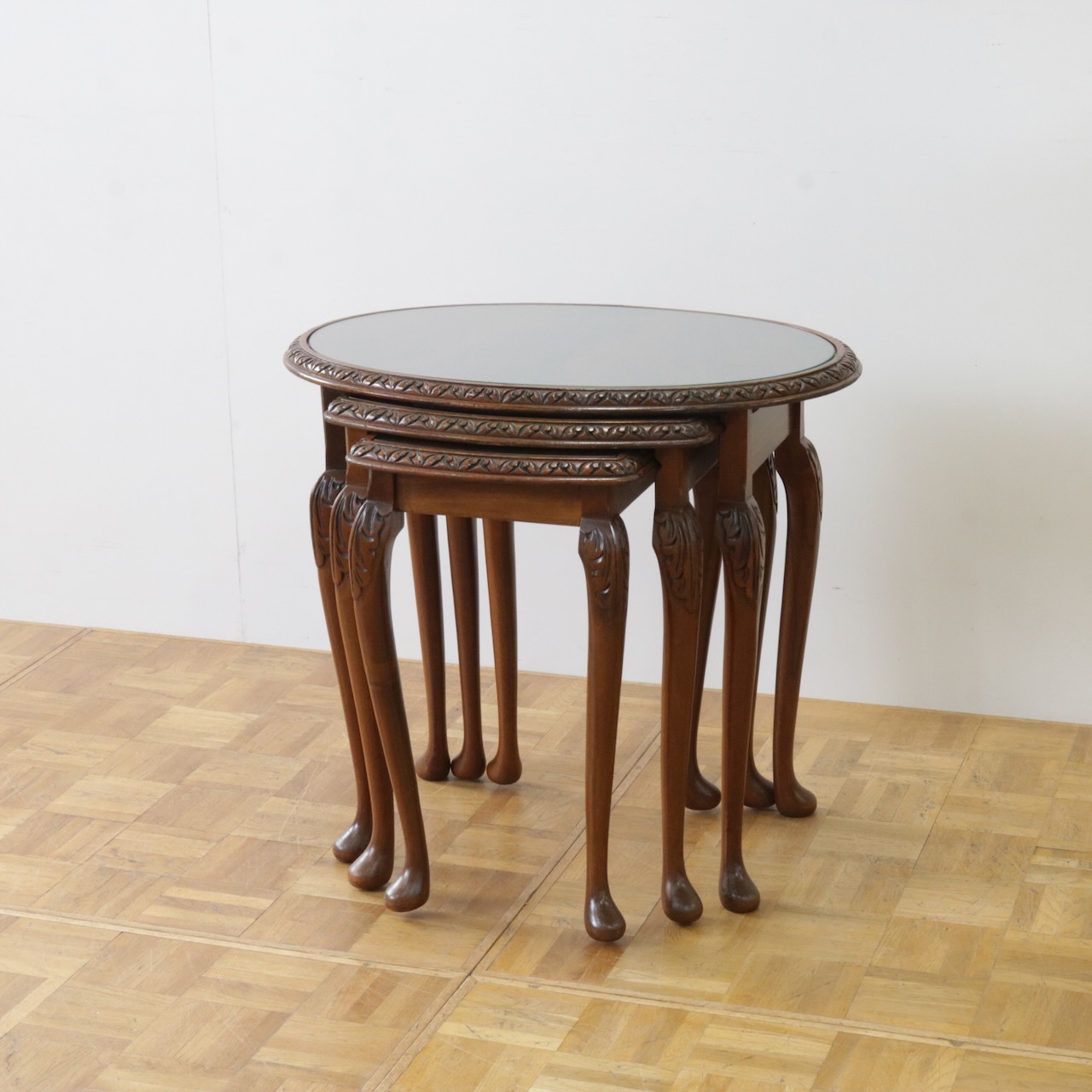 ネストテーブル