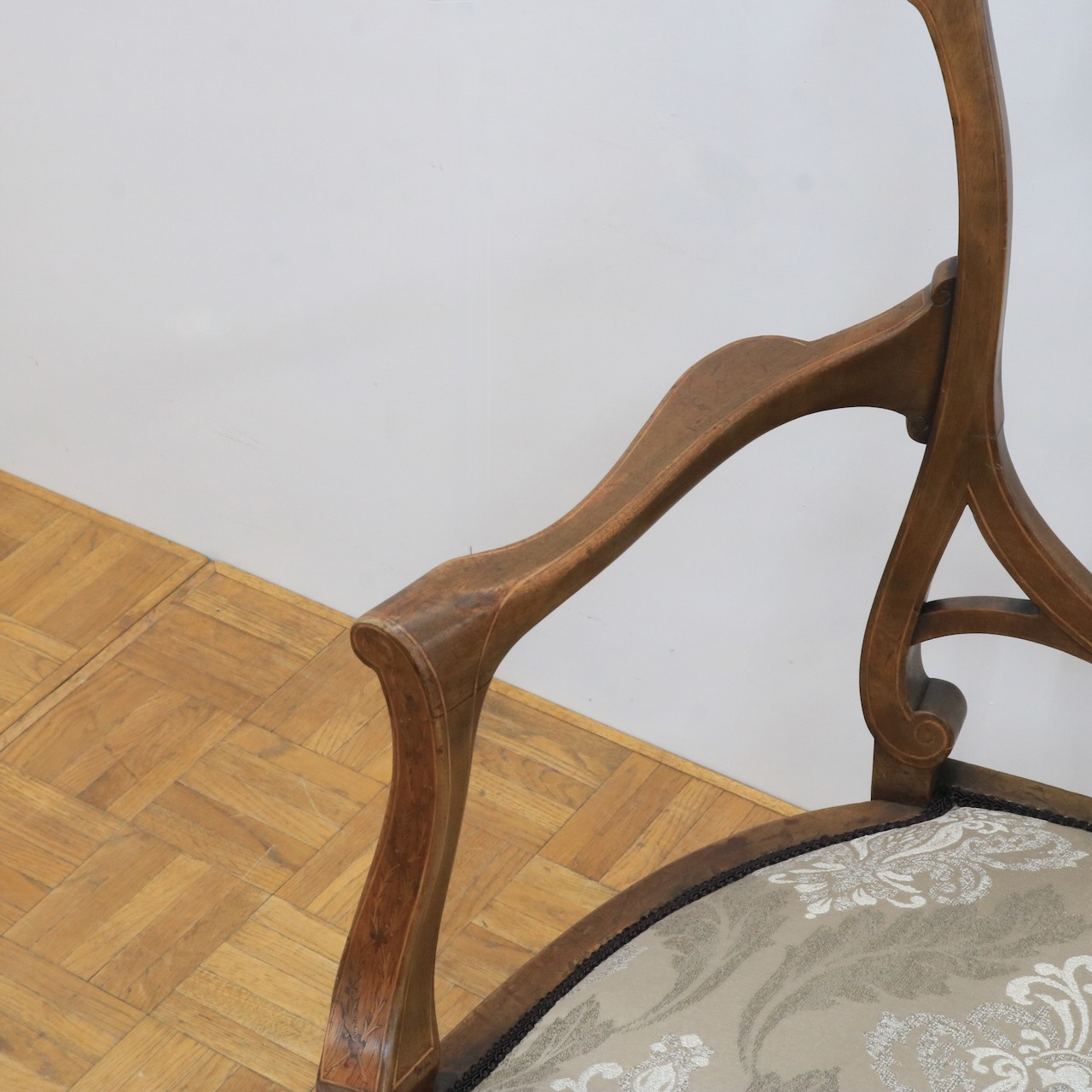 アームチェアー