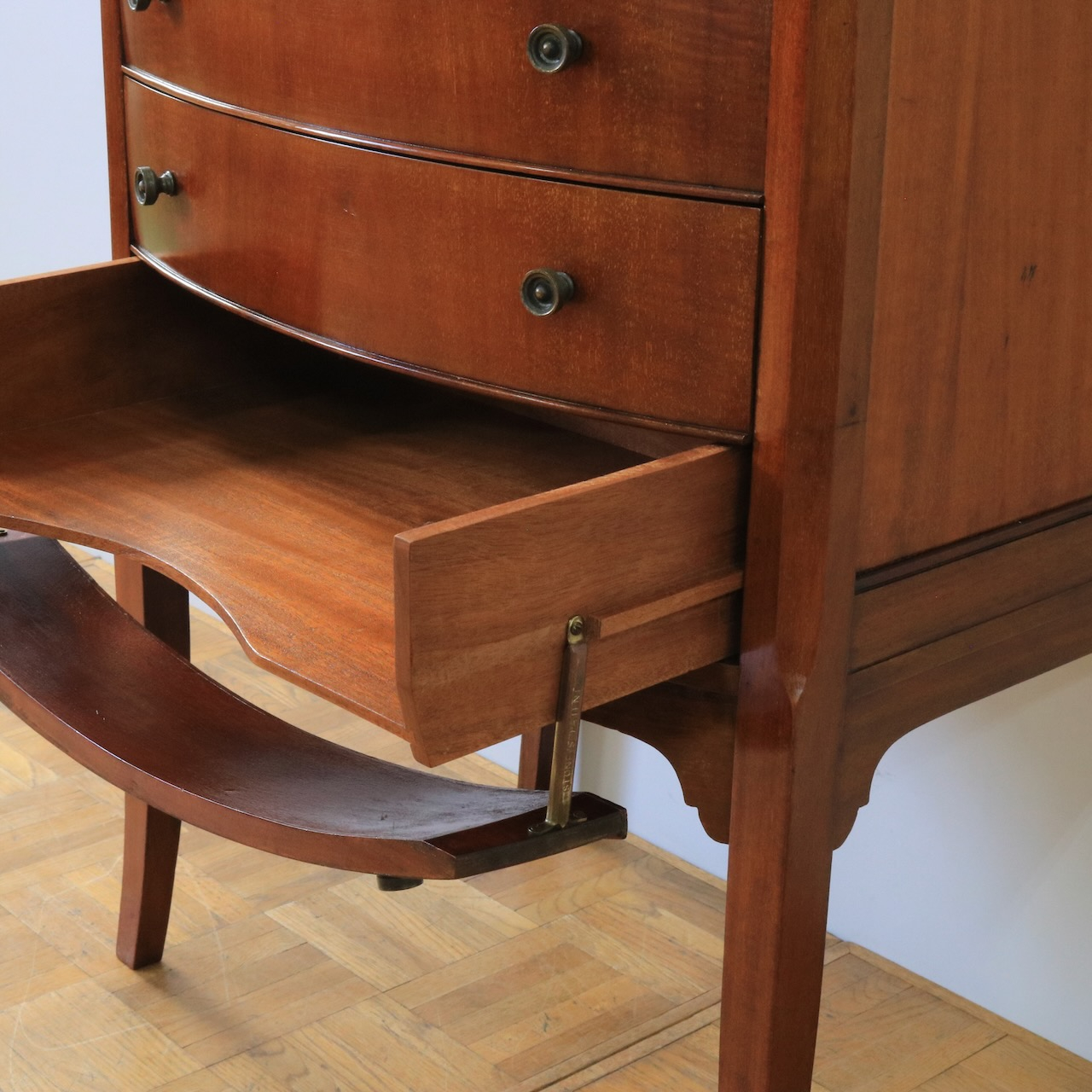 ミュージックキャビネット