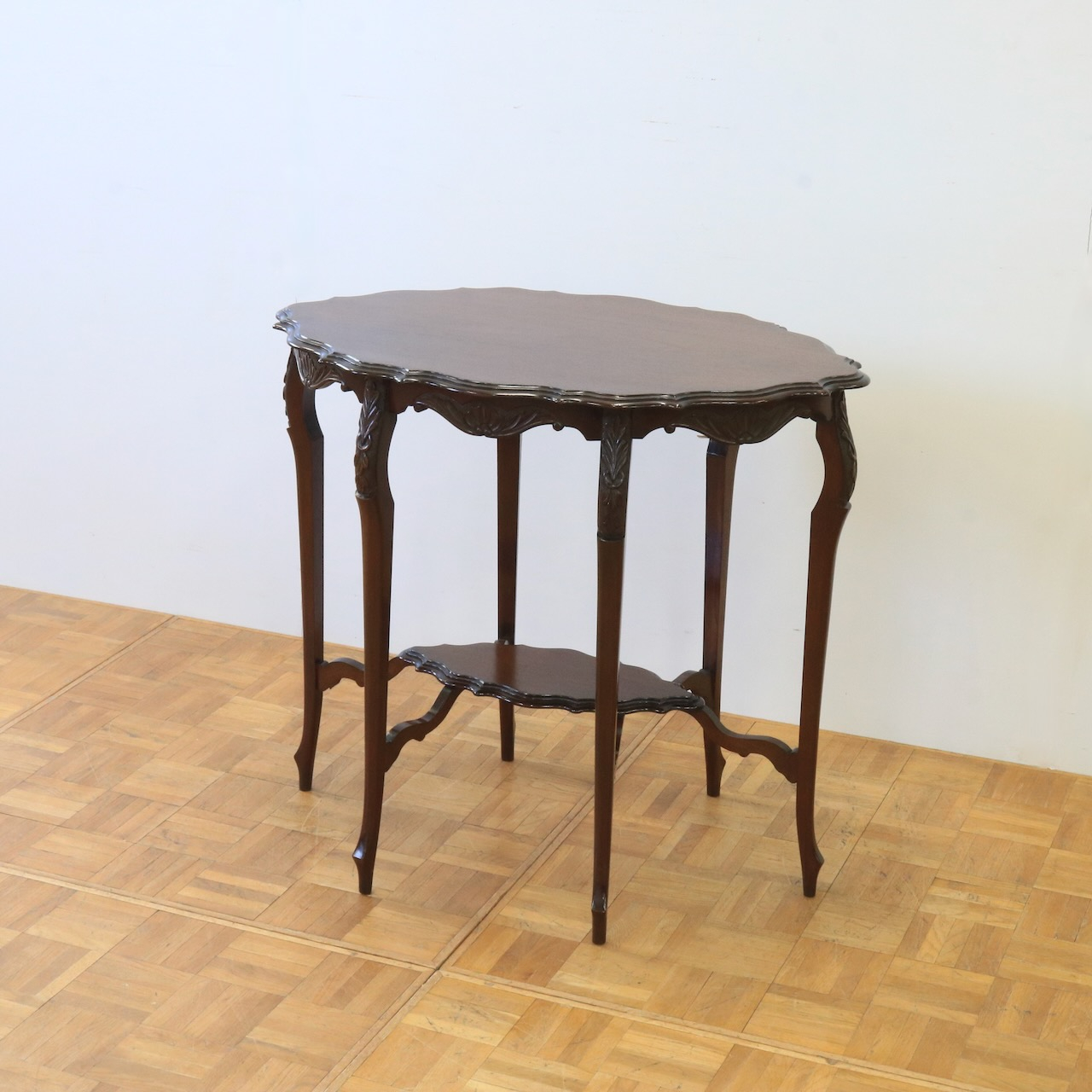 ティーテーブル