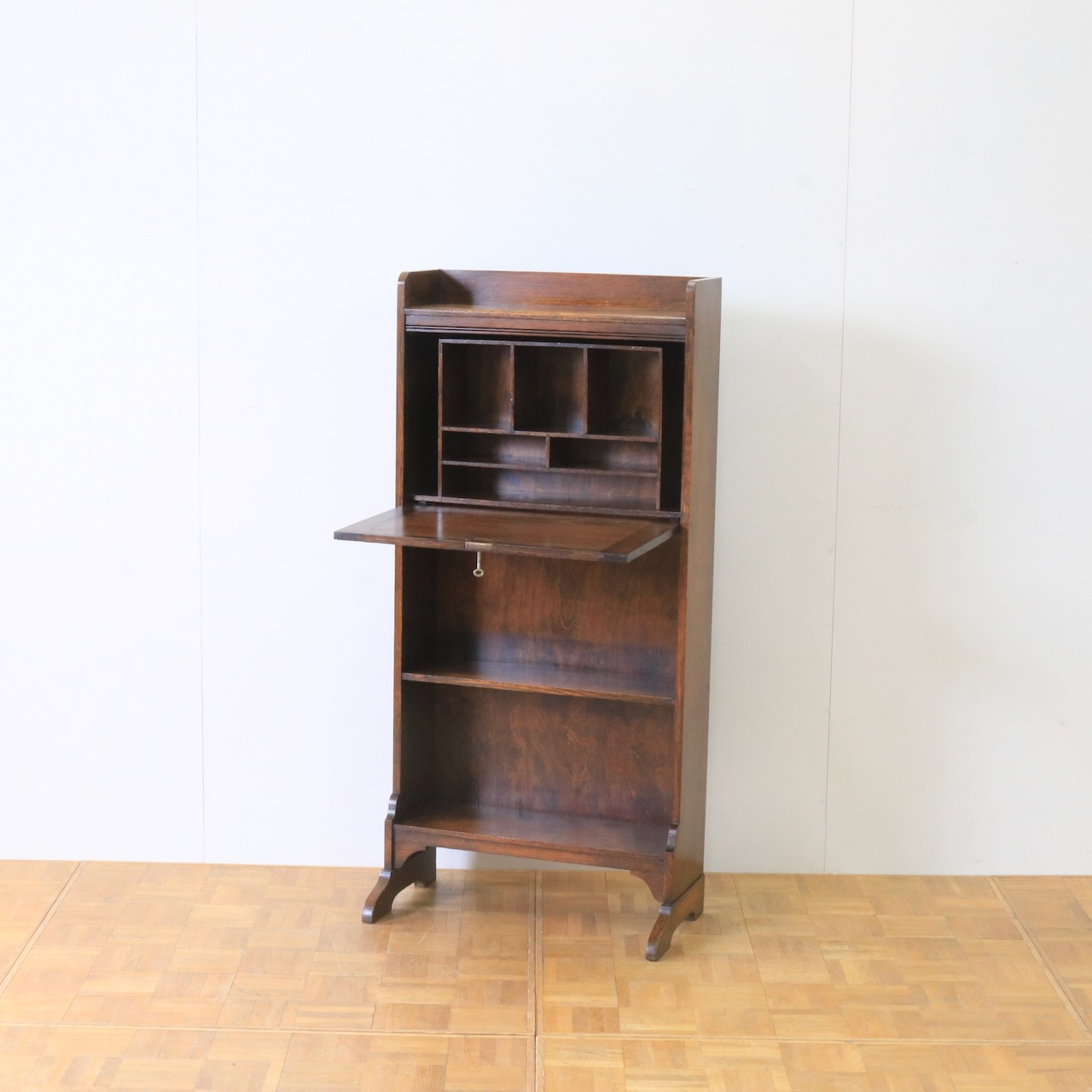 スチューデントビューロー