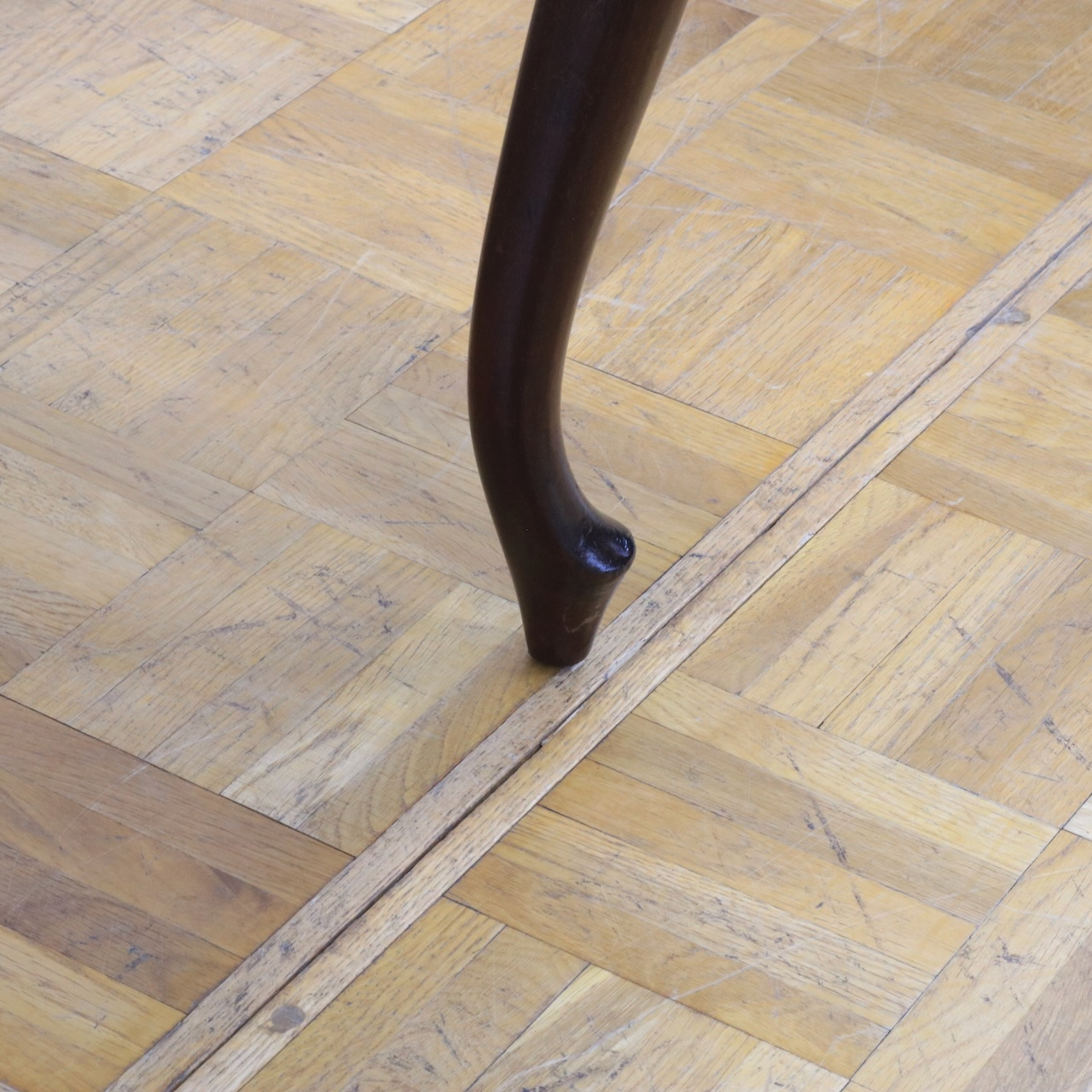 アームチェアー