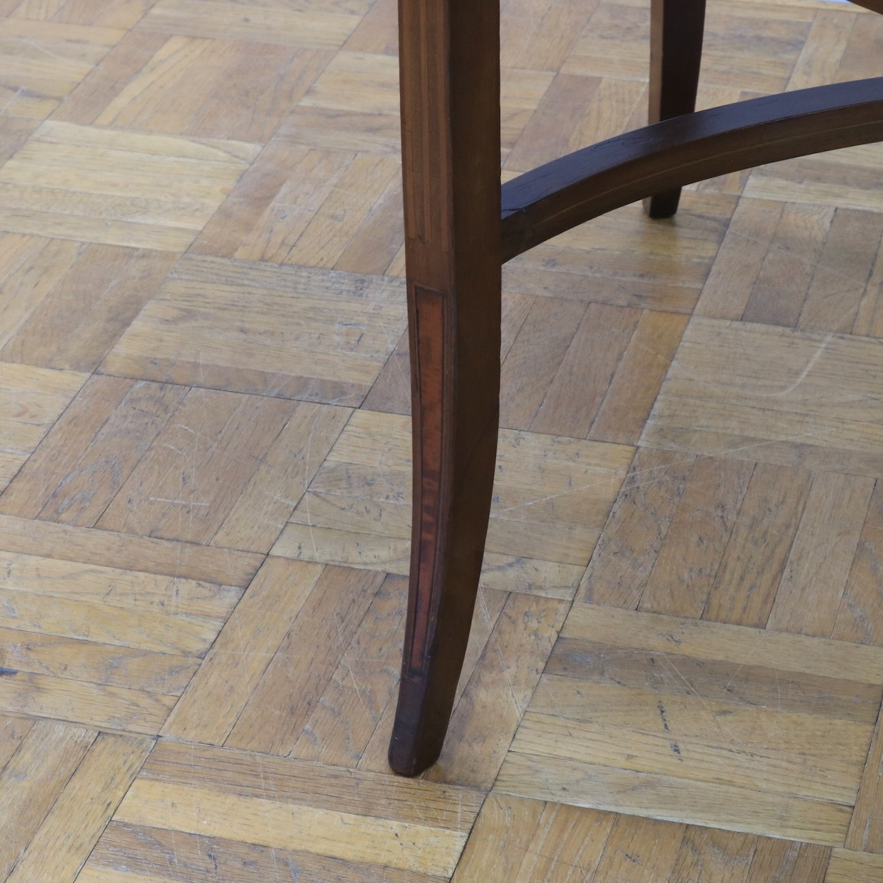 ダムウェイターテーブル