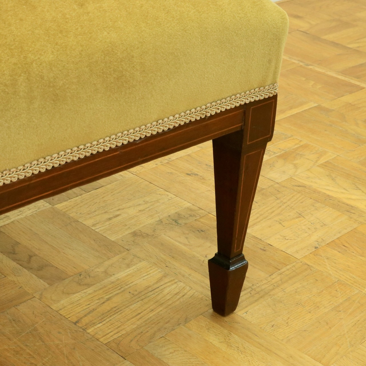 アームチェアー