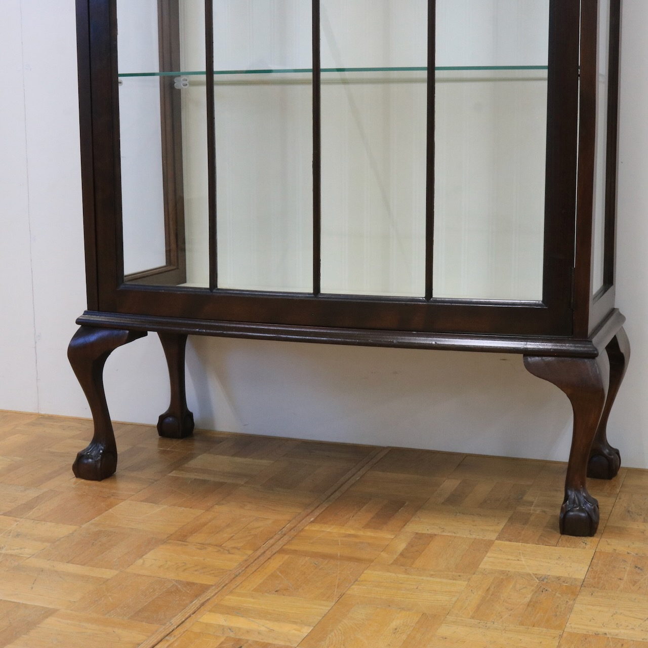 グラスキャビネット