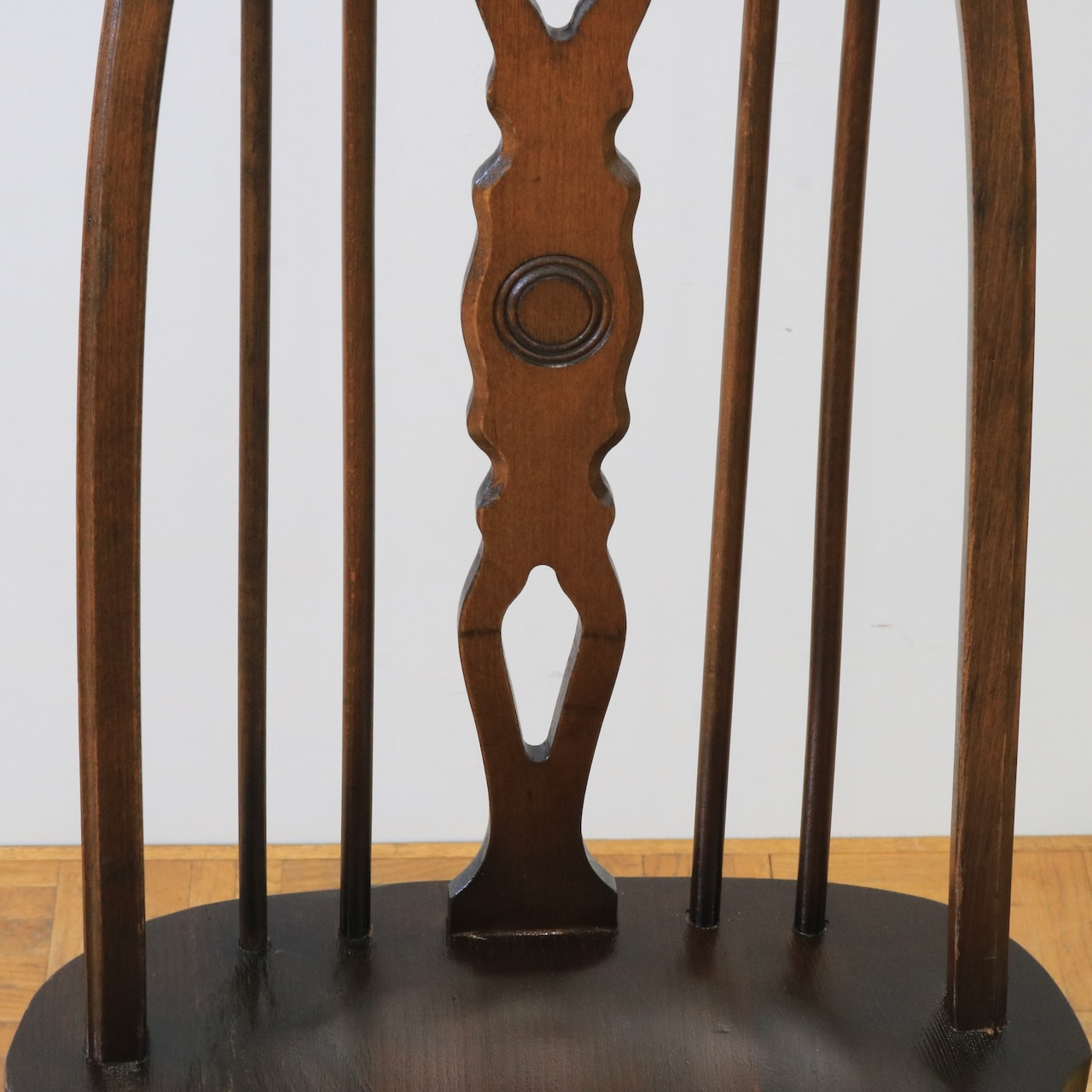 スピンドルチェアー