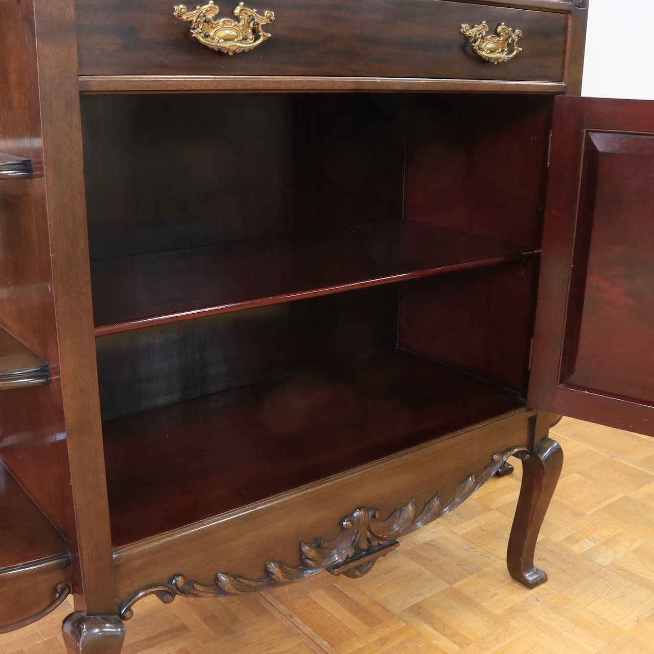 パーラーキャビネット