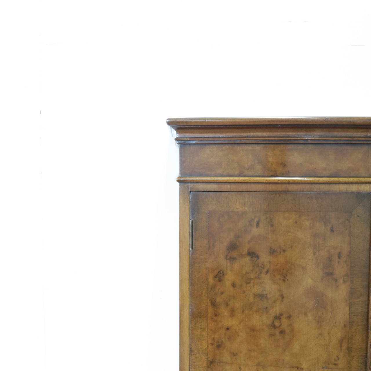 カップボードチェスト